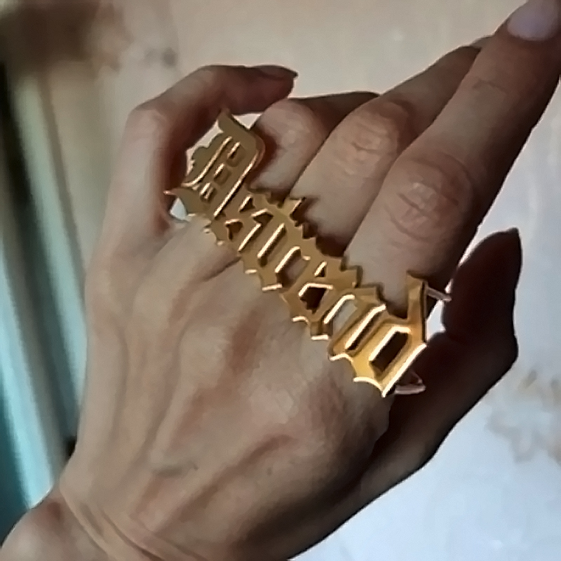 Benutzerdefinierter Namensring – Initial Ring Custom Bewertung und Preis
